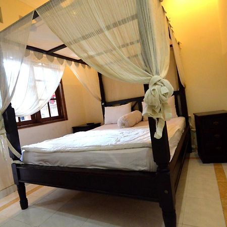 Lori Beach Inn Seminyak Eksteriør billede