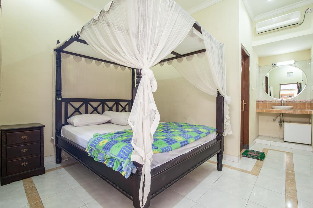 Lori Beach Inn Seminyak Værelse billede