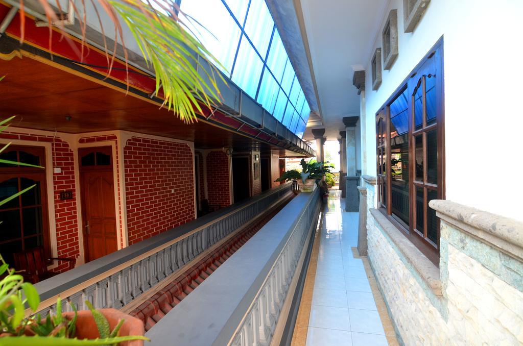 Lori Beach Inn Seminyak Eksteriør billede