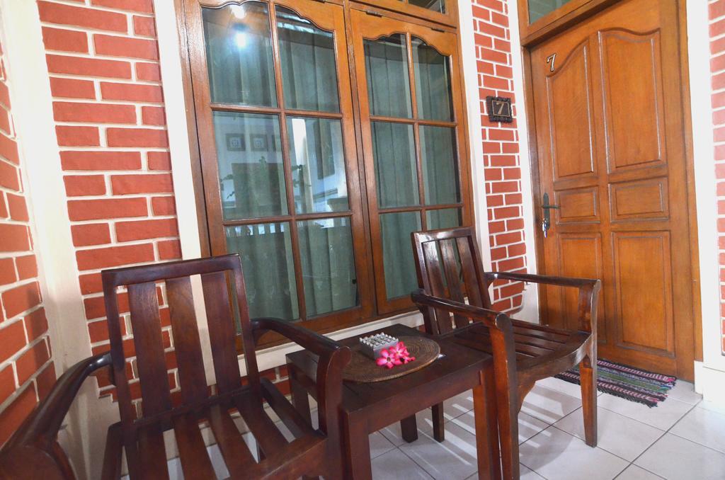 Lori Beach Inn Seminyak Eksteriør billede