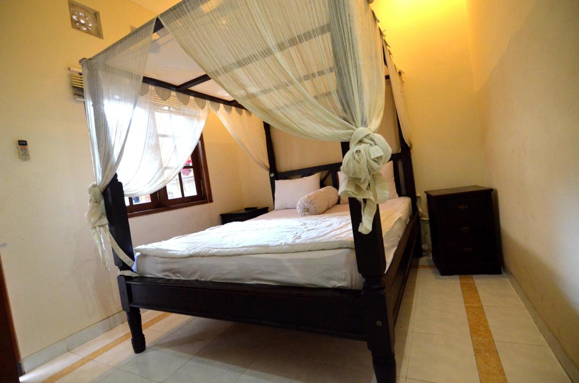Lori Beach Inn Seminyak Eksteriør billede